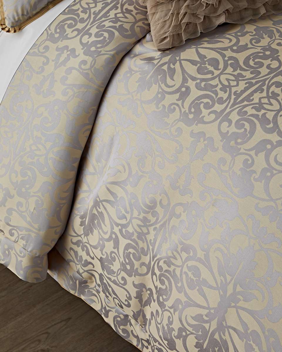 Jackie Duvet, Queen
